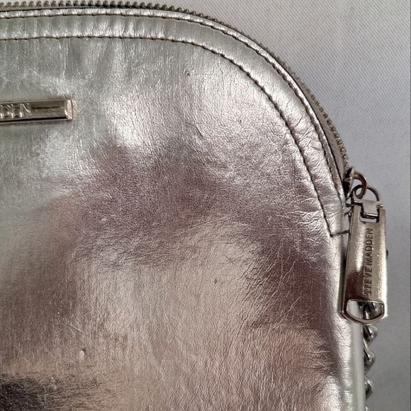 🌺 2/$20. Steve Madden Crossbody Purse - Picture 3 of 6